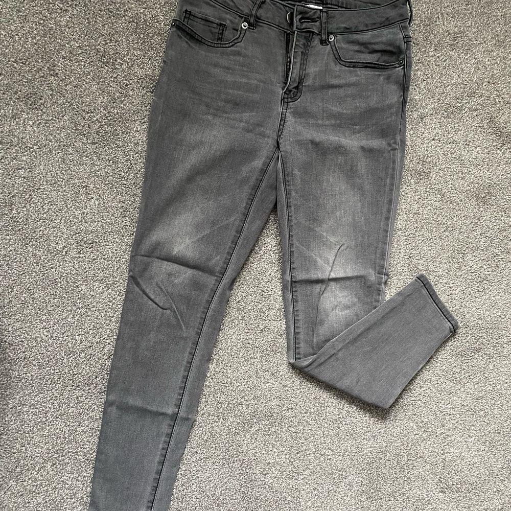 Bongo ankle biter style jeans grey wash color size 6